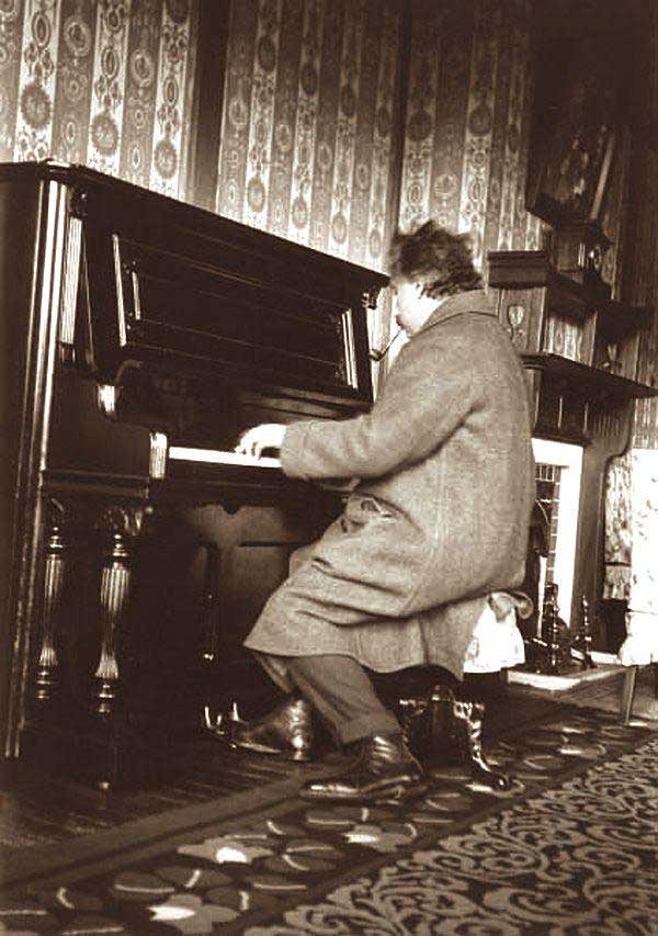 Albert Einstein playing the piano at the Nara Hotel in Japan, 1922.